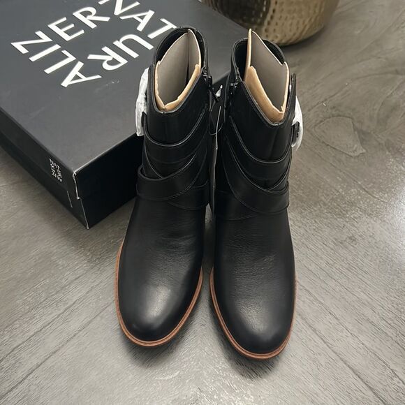 NATURALIZER Lyra Lug Sole Booties (WIDE) - Picture 4 of 11